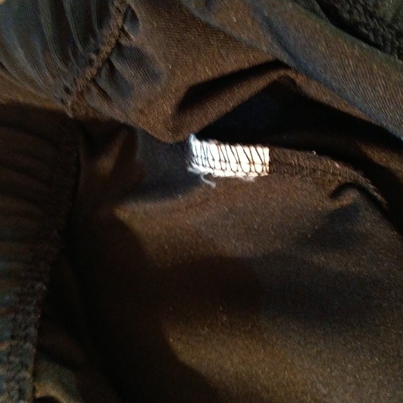 Size M black loose-fitting capris - Picture 11 of 11